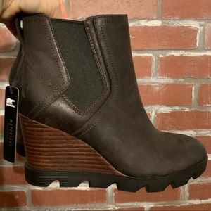 Sorel Joan of arctic chelsea wedge 8.5